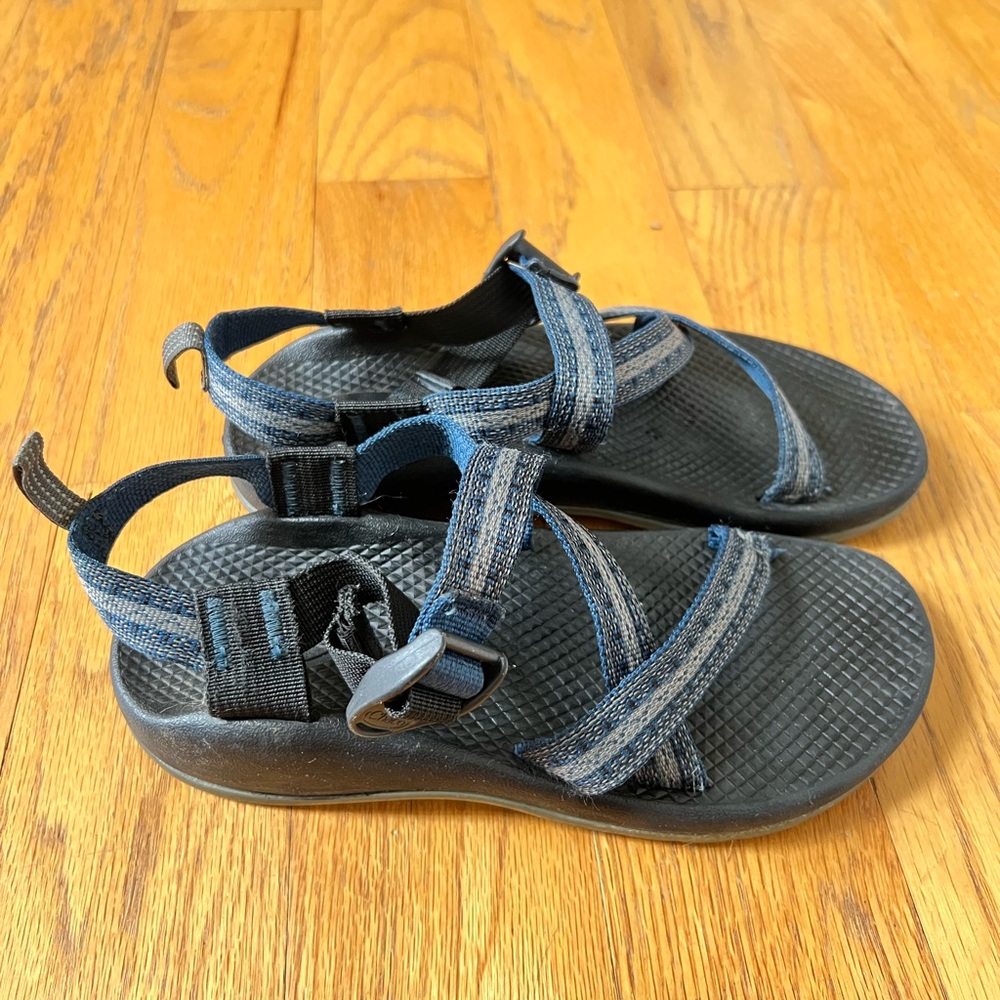 Chaco Z/1 Classic Sandals, size 4(Big boy)